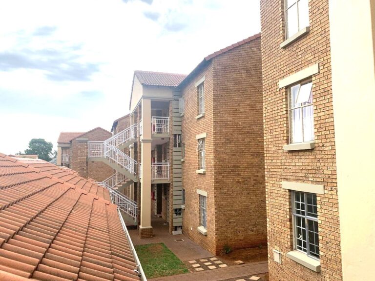 2 bedroom groundfloor apartment in Die Hoewes