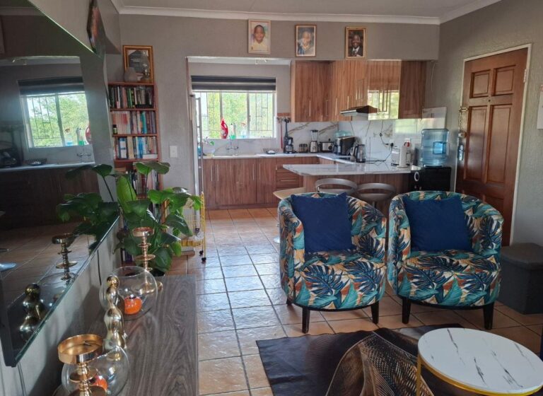 3 Bedroom apartment in Die Hoewes
