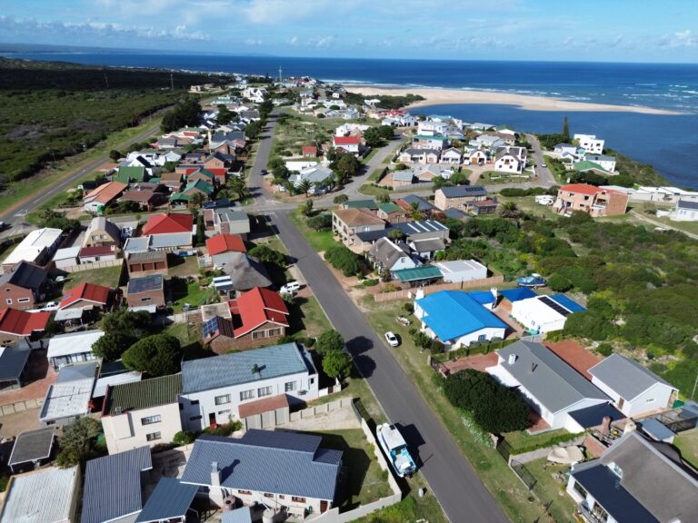 Spacious Witsand Home with Flatlet & Income Potential