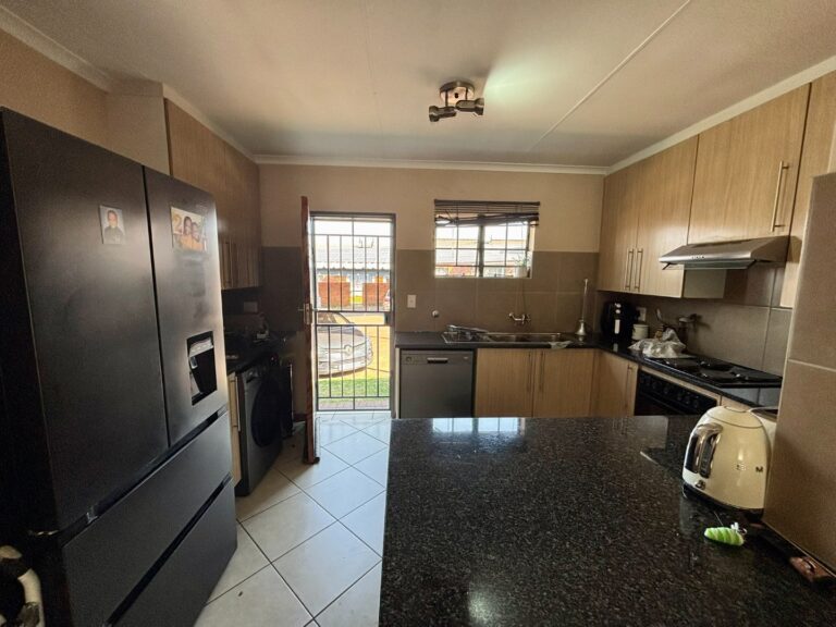 Modern 3 Bedroom Home in Secure Estate
