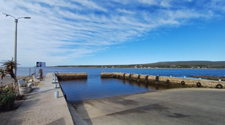 The Kraaltjie/boat-launching area.