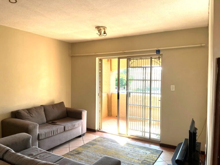 Charming 2-Bedroom First-Floor Apartment in a Secure Complex – Die Hoewes, Centurion