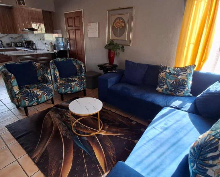 3 Bedroom apartment in Die Hoewes