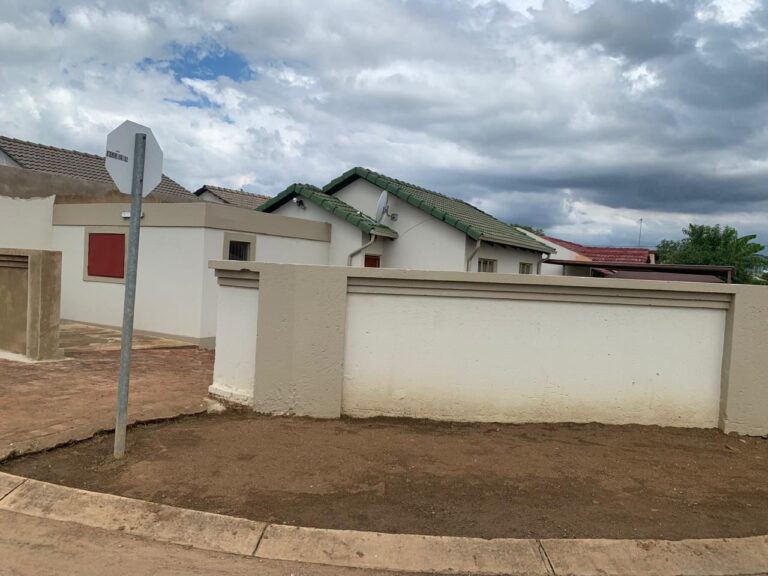 Corner Cousy Two Bedroom House