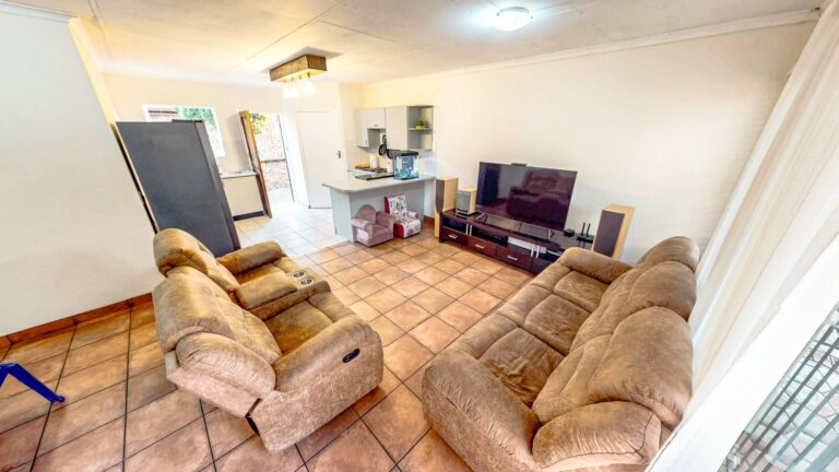 Absolutely Superb Simplex, A Sublime Offering | Perfect Price, Perfect 2,1,1 Combo to be Your New Place | In Convenience Dream Of Die Hoewes – Secue it Now!