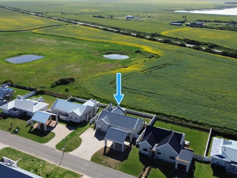 New 3-Bedroom Home in Witsand with Stunning Mountain & Wetland Views
