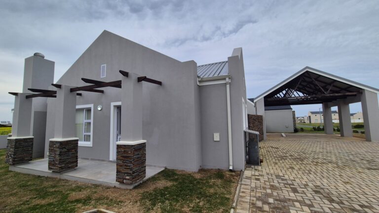 New 3-Bedroom Home in Witsand with Stunning Mountain & Wetland Views