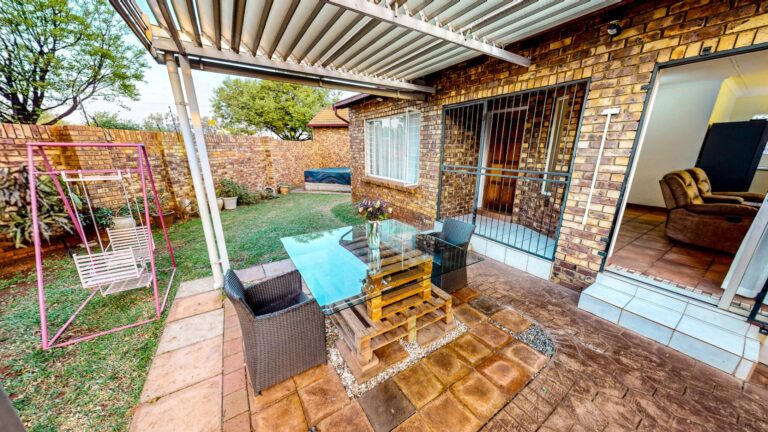 Absolutely Superb Simplex, A Sublime Offering | Perfect Price, Perfect 2,1,1 Combo to be Your New Place | In Convenience Dream Of Die Hoewes – Secue it Now!